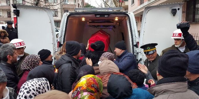 Şehit Oğlunu "Gül Kokulu Yavrum" Diyerek Uğurladı