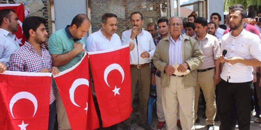 Şemdinli’de Darbe Girişimi Protesto Edildi