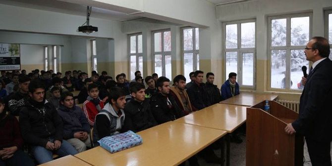 Vali Yavuz Öğrencilerle Buluştu