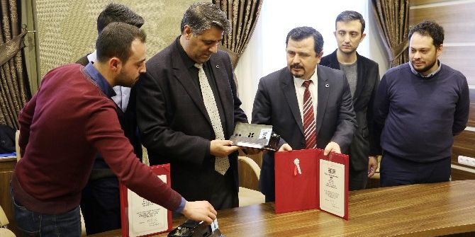 Dünya Şampiyonluğunu Rektör Polat İle Paylaştılar