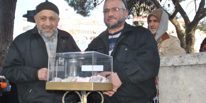 Aydın’da Cuma Namazı Sonrası Halep İçin Yardım Toplandı