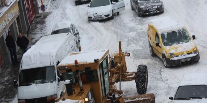 Beyşehir Belediyesi Karla Mücadeleyi Sürdürüyor