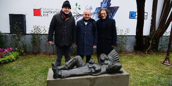 Çizgi Karakter Bezgin Bekir’in Heykeli Karikatür Evi’nde Yerini Aldı