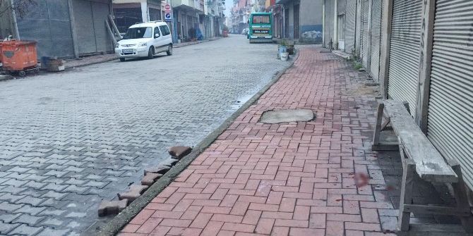 Tartıştığı Kız Arkadaşını Bıçakladı