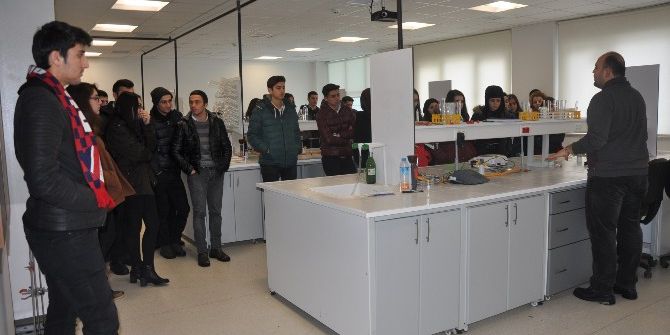 Liseli Gençler Düzce Üniversitesinde