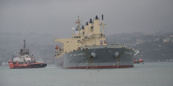 Yeniköy Açıklarında Karaya Oturan Gemi Kurtarıldı