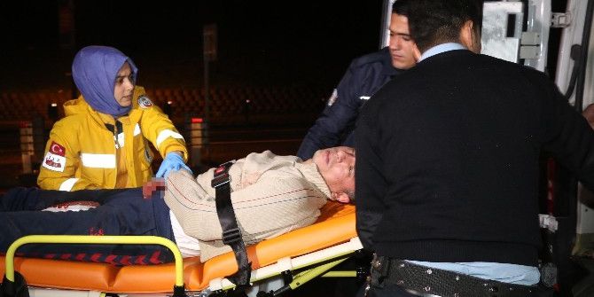 Aracının İçinde Bileklerini Keserek İntihara Kalkıştı