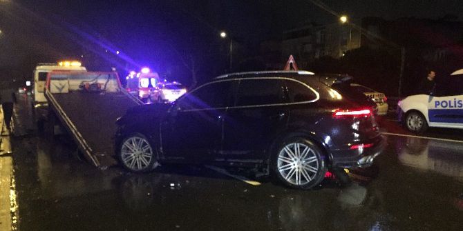 Kendi Yaptığı Kazayı Yara Almadan Atlatan Üniversiteli Bir Başka Aracın Çarpması Sonucunda Hayatını Kaybetti