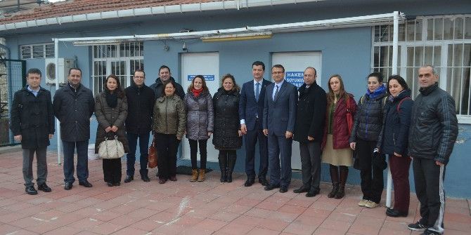 Eski Öğretmenlerini Yalnız Bırakmadılar