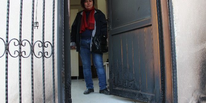 Manisa’da Muhtarlık Binasını Yaktılar