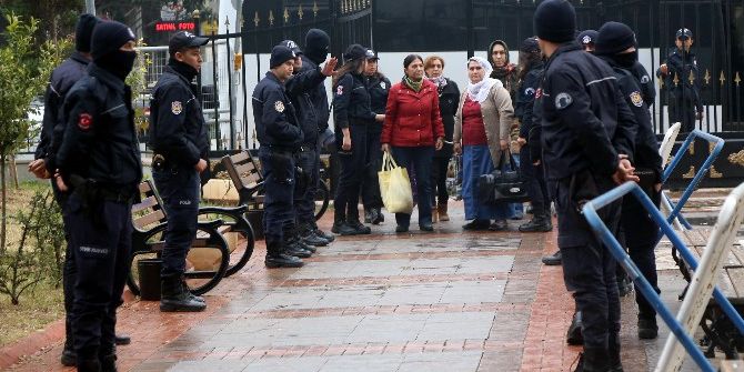 Yüksel Mutlu Ve Hdp İl Başkanı Adliyeye Sevk Edildi