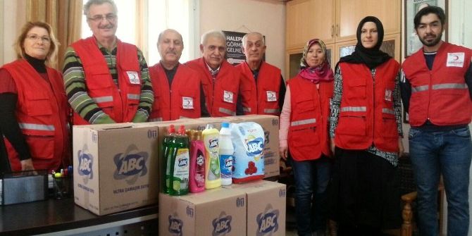 Kızılay, Osmaniye’de İhtiyaç Sahibi 100 Aileye Temizlik Malzemesi Dağıttı