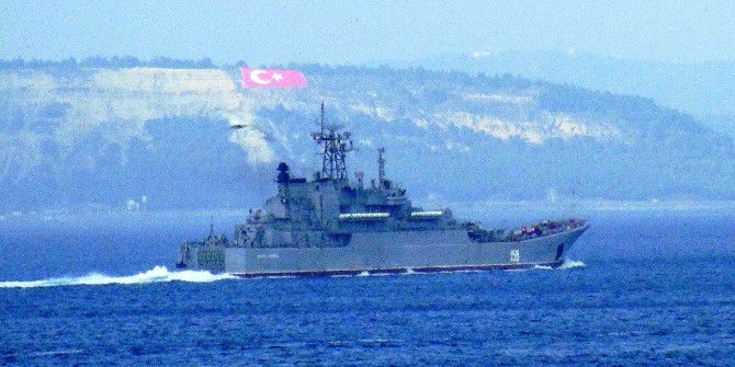 Rus Savaş Gemisi Çanakkale Boğazı’ndan Geçti