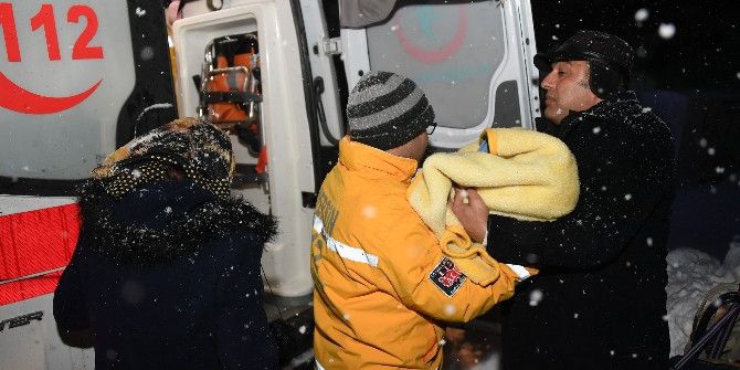 Kar Engeline Takılan Hastalara Belediye Ekipleri Yetişti