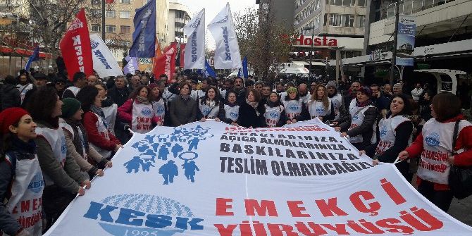 Kesk, Ohal Kapsamında Açığa Alınan Kamu Çalışanları İçin Eylem Yaptı