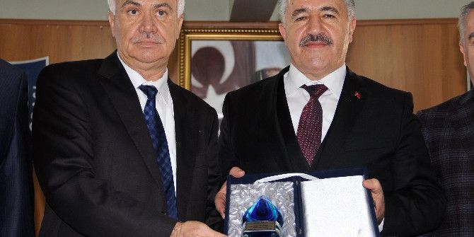 65 Yaş Üstü Ücretsiz Taşımacılığına Yeni Düzenleme