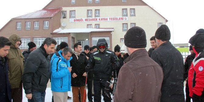 Ak Parti Genel Başkan Yardımcısı Yılmaz, Kayak Yaptı