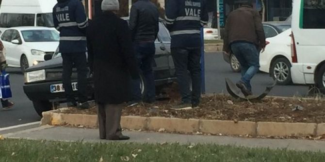 Diyarbakır’da Maddi Hasarlı Trafik Kazası