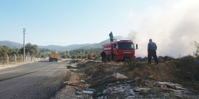 Milas’ta Dolgu Alanında Yangın