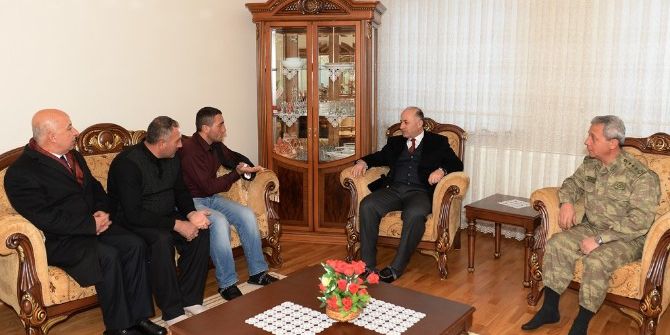 Vali Azizoğlu, Kayseri’de Terör Saldırısında Yaralanan Gaziyi Ziyaret Etti