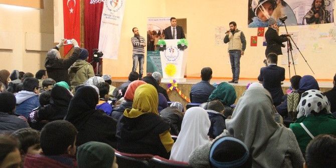 Gençlik Merkezinden Suriyeli Yetim Ve Öksüzlere Nakdi Yardım