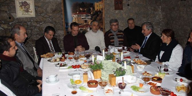 Bik Gazetecileri Bilgilendirdi