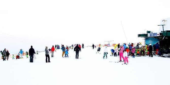 Tatilciler Palandökende Kayağın Tadını Çıkarıyor