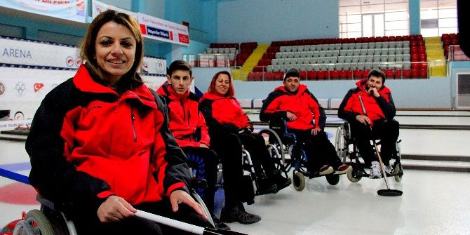 Hayata Curling İle Tutundular