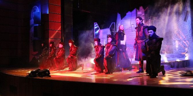 "Alamut Kalesi" Sahnelendi