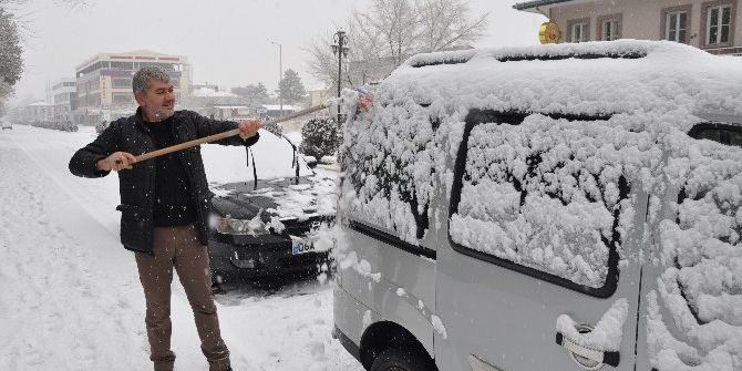Pazar Gününe Kar İle Uyanan Erzincan