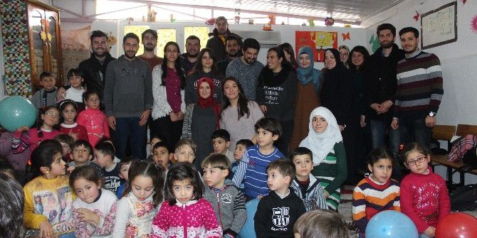 Üniversite Öğrencilerinden Örnek Yardım Projesi