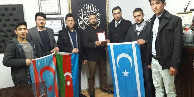 Türkmen Meclisinden Kızılay Şube Başkanı Yalçın’a Teşekkür Plaketi