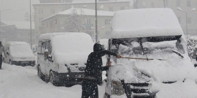 Hakkari’de 27 Köy Ve 93 Mezra Yolu Ulaşıma Kapandı