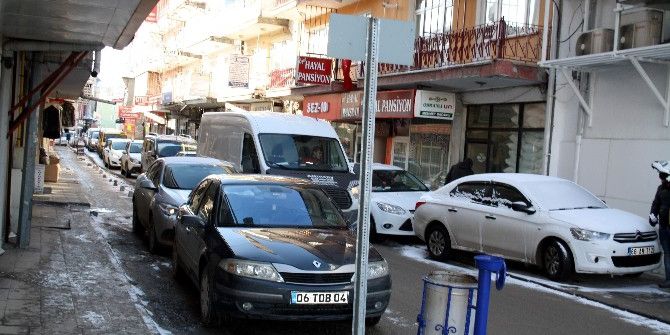 Hatalı Park Trafik Akışını Engelliyor