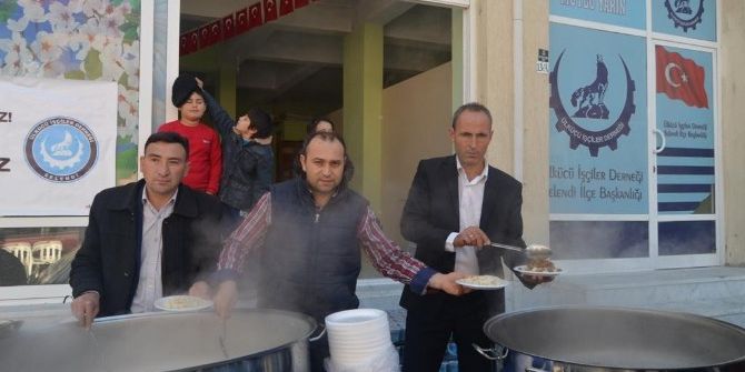 Selendi’de Şehitler İçin Pilav Hayrı