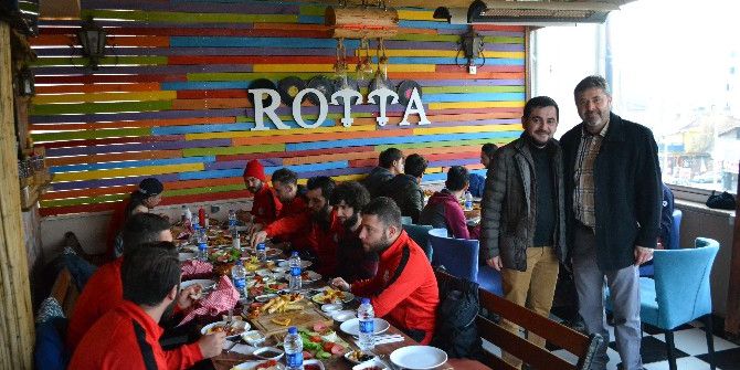 Bilecikspor Oyuncular Maç Öncesi Kahvaltıda Buluştu