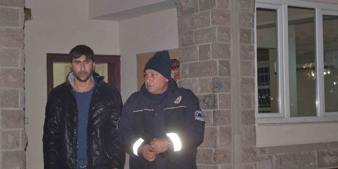 Kuşadası’nda Dur İhtarına Uymayan Araç Polisten Kaçamadı