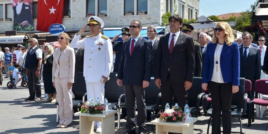 Darbeciler Foça Garnizon Komutanını Da Rehin Almış