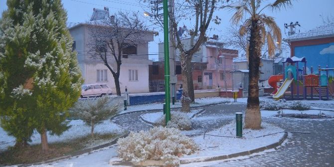 Selendi’ye İlk Kar Yağdı
