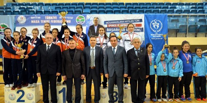 Bilecik’te Masa Tenisi Yıldızlar Grup Müsabakaları