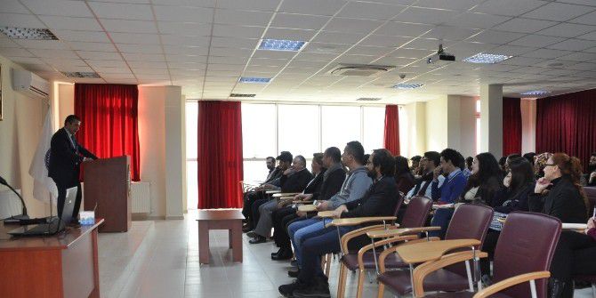 Genel Sekreter Aksoy, Siyasal Bilgiler Fakültesinde Sunum Yaptı