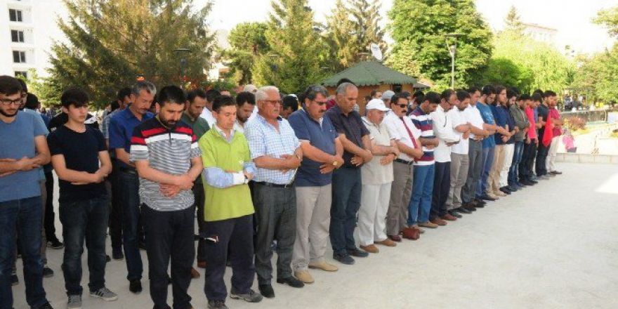 Van’da Şehitler İçin Gıyabi Cenaze Namazı Kılındı