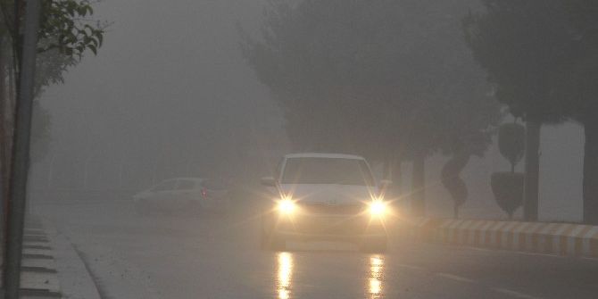 Sis Kara Ve Hava Ulaşımını Etkiledi