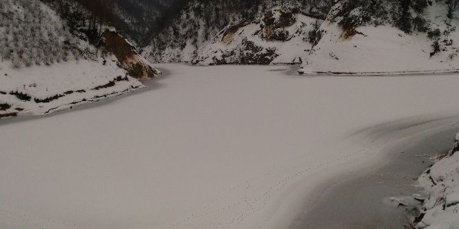 Sarı Yayla Barajı Dondu