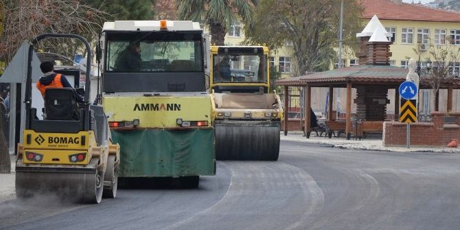 Milas’ta Asfalt Çalışmalarına Hız Verildi