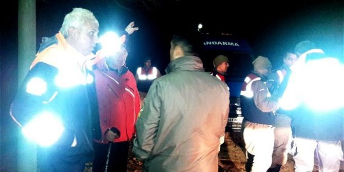 Kardaki Ayak İzlerinden Takip Edilip, Donmak Üzereyken Bulundular