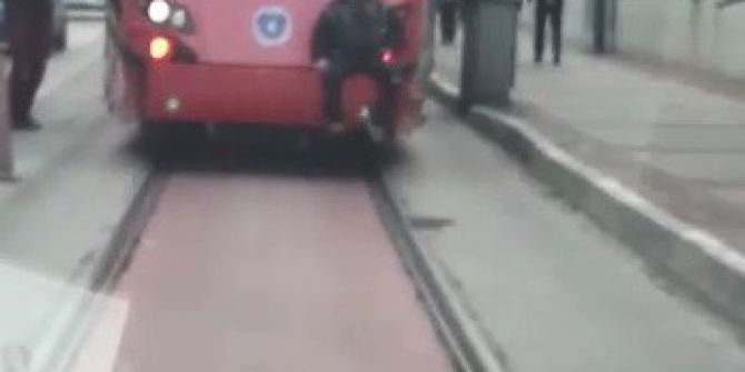 Tramvay Arkasında Ölümüne Yolculuk