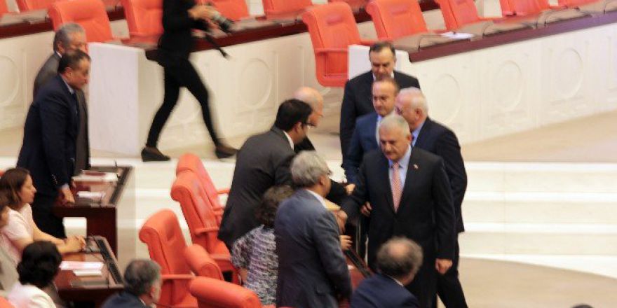 Tbmm Genel Kurulu, Olağanüstü Gündemle Toplandı