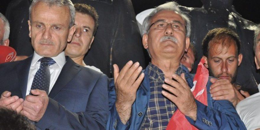 Bü Rektörü Kaplan: “Darbe Girişimine Karşı Tek Yürek Olalım”