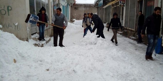 Çaldıran’da Esnaf Siftah Yapamadı